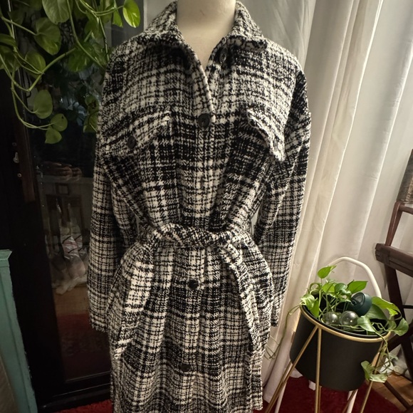 REVOLVE - LBLC The Label - NWT -Monochrome Checkered Trench Coat - Picture 3 of 9